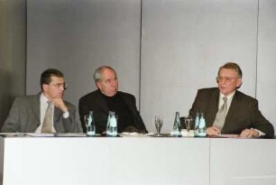 Vorstand Michael Golsch (SLUB), Pfarrer Bernd Richter und Prof. Jürgen Hering (Generaldirektor der SLUB)