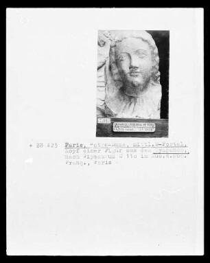 Paris, Notre Dame, mittleres Westportal, Tympanon, Kopf einer Figur