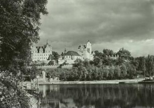 Bernburg, Schloss Bernburg, Ansicht von Westen über die Saale