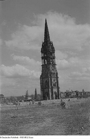 Dresden. Ruine der Johanneskirche nach Abtragung des Langhauses