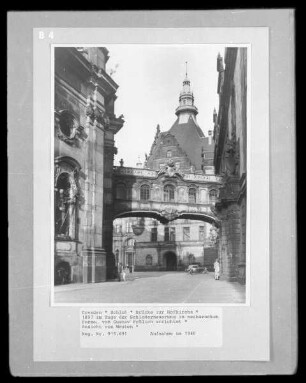 Brücke zur Hofkirche