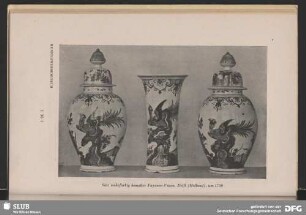 Satz mehrfarbig bemalter Fayence-Vasen