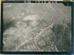 Foto der eigenen und feindlichen vermutlich vorderen Linie nördlich von Bouchavesnes(-Bergen) (Luftbild)