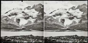 Berninapass, Blick über den Lago Bianco auf die Bernina