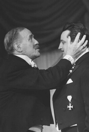Szenenbilder aus "Der Snob", Theaterstück von Carl Sternheim. Kammerspiele (Deutsches Theater) Berlin, 09.04.1963