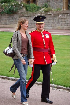 Königlicher Gardist mit Freundin in Schloss Windsor