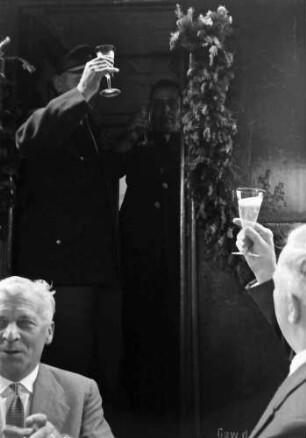 Offenburg: ein Glas Sekt für den Lokführer