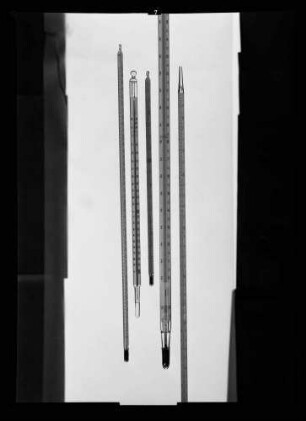 Fünf verschiedene Thermometer