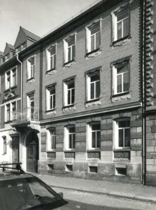 Neustadt in Sachsen, Karl-Marx-Straße 7. Wohnhaus (1886/1900)