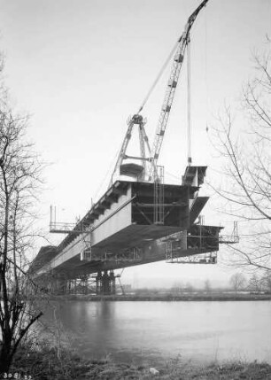 Neckartalübergang Neckarsulm, km 633,912 - 635,250 BW 3 = Flußbrücke, Freivorbau über dem Kanal Gebaut 1965 - 1967