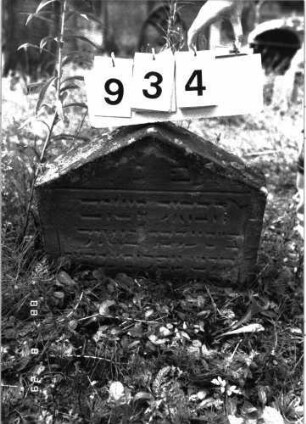 Grabstein 934 (Index: 100099188) Maße HxBxT: 40x49x10 cm: Grabstein 934