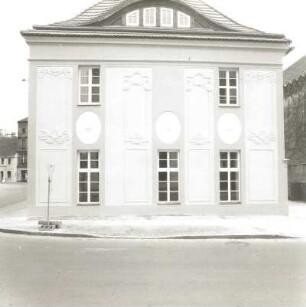 Cottbus, Sandower Straße 54/Ecke Gertraudtenstraße. Ehem Syndikatshaus (1698, M. 18. Jh.) (Bayrischer Vereinsbank). Straßenfront (Gertraudtenstraße)