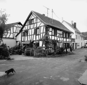 Schlangenbad, Hauptstraße 8