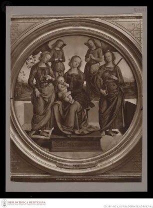 Madonna, umgeben von zwei Engeln, der heiligen Rosa von Viterbo und der heiligen Katharina