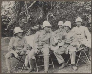 1. Oberleutn. Stemmermann, 2. Oberl. Graf Sparr, 3. Hauptm. Kraut, 4. Belg. Lt. Mouleront, 5. Belg. Commandant Dèreches. Kissenji Sommer 1911