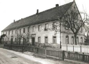 Cossebaude-Gohlis, Gartenstraße 7. Doppelbauernhaus (1863)