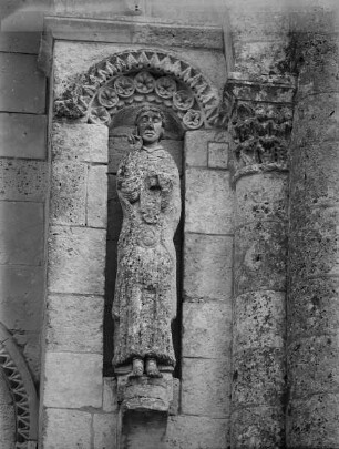Statue in der südlichen Nische