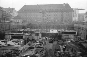 Freiburg: Großbaustelle der Tiefgarage am Karlsplatz