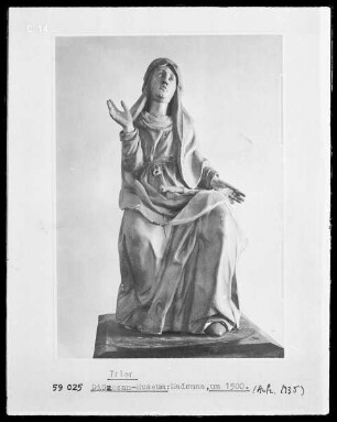 Sitzende Madonna