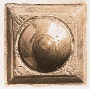Schüsselkachel : Schüsselkachel. Ton, grün glasiert. Dresden: Staatliche Kunstsammlungen Dresden (SKD), Kunstgewerbemuseum
