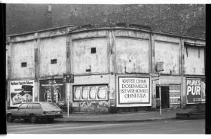 Kleinbildnegativ: Schlesische Straße, Ecke Cuvrystraße, 1984
