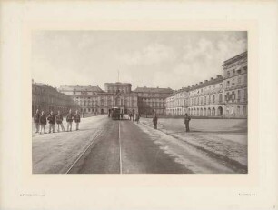 Schlosshof mit Pferdebahn in Mannheim