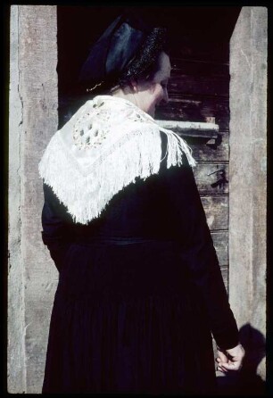 Frau in Peterstäler Tracht