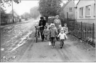 Kindergruppe und Betreuerinnen