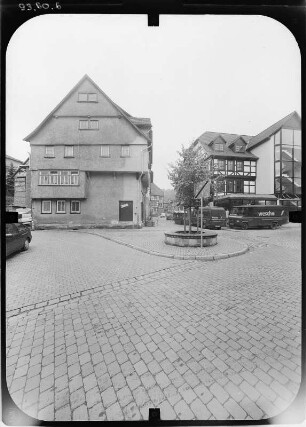 Schmalkalden, Pfaffengasse. Wohnhaus mit Laden. Straßenfront