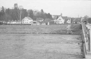Leipheim: Blick über die Donau auf Schloss