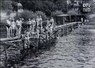 Wassersport / Kopfsprünge (mit Günther Leitz am Rollenende) (ca. 1920)
