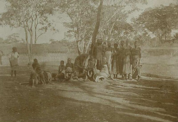 Photo de camp de la "montagne des perles" sur la rivière Sindi.