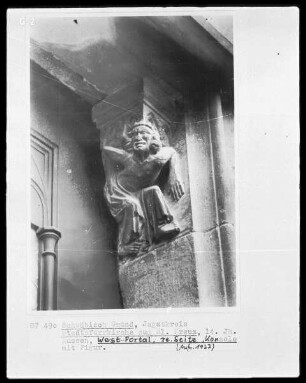 Hockender Mann, Schmerzensfigur