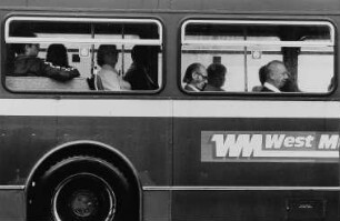 Bus mit Fahrgästen