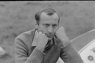 Čičmany. Akt-Pleinair 1980. Peter Söller während einer Besprechung