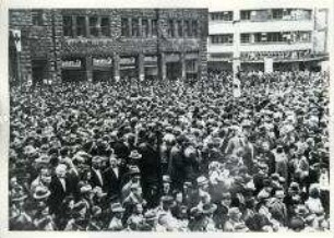Zuhörer einer Rede Wilhelm Piecks in Essen