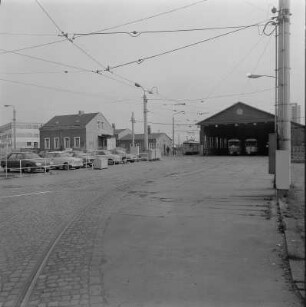 Straßenbahnhof Reick, Verwaltungsgebäude und Wagenhalle : Dresden-Reick, Mügelner Straße. Straßenbahnhof Reick, Verwaltungsgebäude und Wagenhalle. Ansicht von Nordnordwest