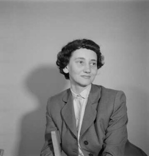 Porträt der Schriftstellerin Anneliese Ichenhäuser : Porträt von Anneliese Ichenhäuser