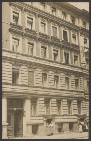 Ansichtskarte Gebäudefront, Solmsstraße 11