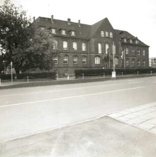 Calau, Joachim-Gottschalk-Strasse 36. Kreissparkasse und Kreisverwaltung (1901/1903; Dieffenbach)