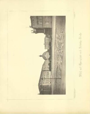 Blick auf Opernplatz und Hedwigs-Kirche