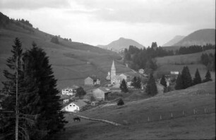 Jungholz, Tirol: Blick vom Hügel auf Jungholz