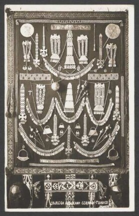 [Anthropologische Fotografien] Indianerstämme: Schmuck