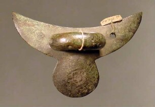 Attasche von einem eimerförmigen Gefäß