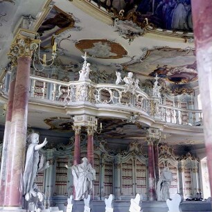 Neues Konventsgebäude — Bibliothek