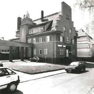 Colditz, Pestalozzistraße 3. Verwaltungsgebäude (AOK; um 1925). Straßenansicht