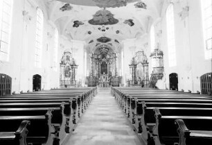 Herbolzheim: Renovierte Pfarrkirche; Innenraum; gesamt
