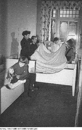 Dresden, Wachwitz. Kinderheim Wachwitz, 22. Januar 1952