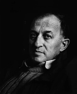 Juan Goytisolo (1931-2017; spanischer Journalist und Schriftsteller). Paris, 1992