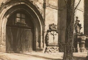 Kreuzkirche : Schrägansicht des Südportals